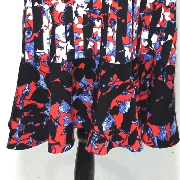 Floral scoop neck sleeveless multi-colors Dress S: XL - Picture 3 of 7